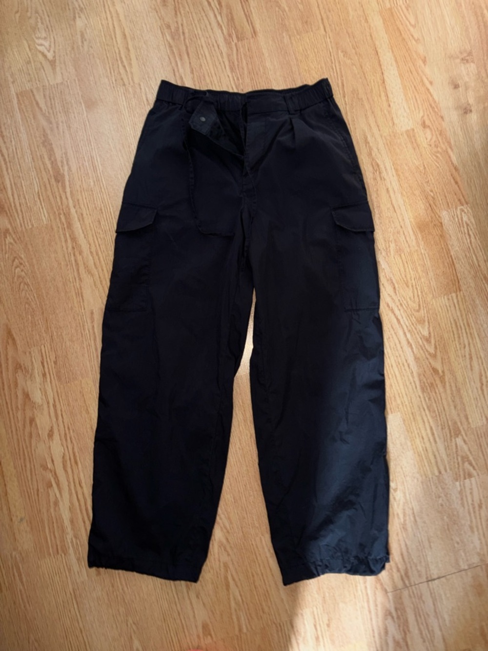 Uniqlo black cotton cargo pants
